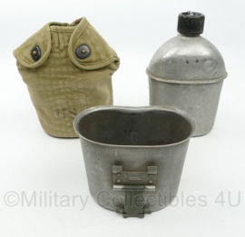 WO2 US Army veldfles set - RVS fles 1944, RVS beker en khaki hoes - origineel
