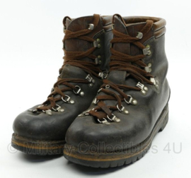 Korps Mariniers Meindl Super perfect bergschoenen - maat 42 = 265M - gedragen - origineel