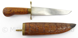Indisch mes met houten schede - afmeting 26 x 6 cm - origineel