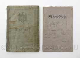 WO2 Duitse Wehrmacht met Fuhrerschein rijbewijs en WO1 Wehrpas van 1 persoon - origineel