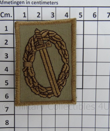 Defensie gevechtsinsigne - desert - 6,5 x 4,5 cm - origineel