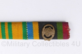 KL Nederlandse leger medaillebalk met 2 batons - Vierdaagse en betoonde marsvaardigheid en Duitse medaille - 5,5 x 1 cm - origineel