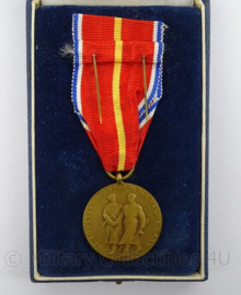 Tsjechische medaille slag om Dukla-pas 1944 - Se Sovetskym Svazem na Vecne Casy - in origineel doosje - afmeting doosje 9 x 16 cm - origineel