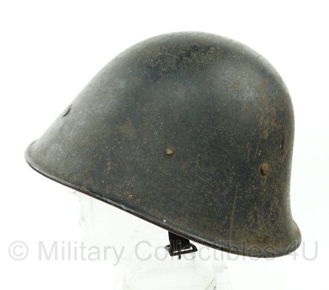Nederlandse model voor 1940 helm, doorgebruikt door de BB - origineel