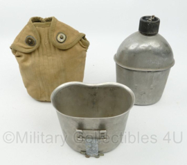 WO2 US Army veldfles set - RVS fles 1943, RVS beker en khaki hoes - origineel