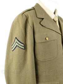 Wo2 US Army Class A jacket gedateerd 1942 - rang  Sergeant  - size 38S= 48k - origineel