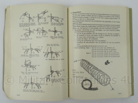 KL Landmacht Handboek voor de Huzaar 1985 - VS2-1350 - afmeting 20 x 14 cm - origineel