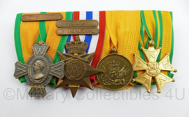 Medaille balk met Medaille voor Krijgsverrichtingen met gesp 1942 45, Ereteken voor orde en Vrede met gesp en trouwe dienst bronze -  13,5 x 7,5 cm- origineel