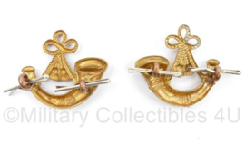 Britse shoulder title pair 20th Hussars Light Infantry - 3,5 x 3 cm -  origineel