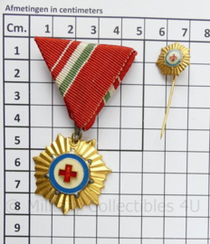 Hongaarse medaille set van Verdienste voor het Rode Kruis in origineel doosje - diameter 3½ cm - origineel