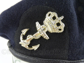 KM Koninklijke Marine baret met gouden insigne 1995 - wol met leren rand - maker Compton Webb - maat 58 - gedragen - origineel