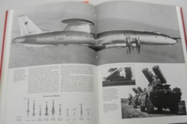 Boek Soviet Military Power - Nr. 58