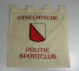 Gemeentepolitie Utrecht - vaandel Politie Sportclub (wit) - 35x40 cm. - origineel