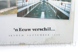 Arnhem september 1989 "'n eeuw verschil" Gevangenis Arnhem poster in lijst - origineel