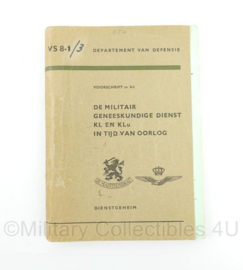 KL Nederlandse leger handboek VS 8-1/3 De Militair Geneeskundige Dienst KL en KLU in Tijd van Oorlog - 16 x 1 x 22 cm - origineel