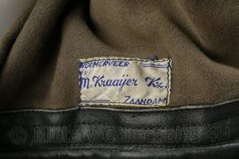Vintage zwarte lederen Brandweer jas met kraagstukken - maat Medium - gedragen - origineel