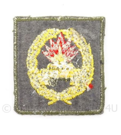 KL Landmacht Pantserbestrijdingssystemen embleem - afmeting 4,5 x 5 cm - origineel