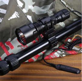 Tactical Weapon L2 LED light complete set OPLAADBAAR en MET gun mount- zwart - lengte 14 cm - nieuw gemaakt