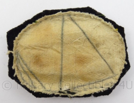 Pet embleem met Nederlandse vlag - Antiek - afmeting 7,5 x 6 cm - Origineel