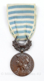 Medaille Republique Francaise Levant Honneurs et Patrie -   Free French version 1941-1943 , Made by JRG JR Gaunt London! - origineel