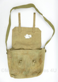WO2 Britse khaki smallpack rugzak met draagriemen gedateerd 1942 - 27 x 10,5 x 27 cm - origineel