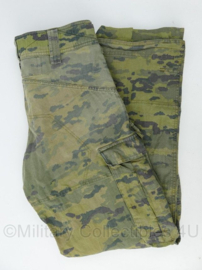 Nieuwste model Jungle FR Permethrine jas en broek brandwerend- maat Medium - gedragen - origineel