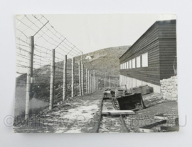 Photo Keystone foto van WO2 Duits Concentratiekamp - 20,5 x 15 cm - origineel