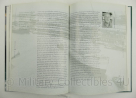 Soldaat in Suriname Jan Koonings TRIS troepenmacht - 30½ x 22 x 2 cm