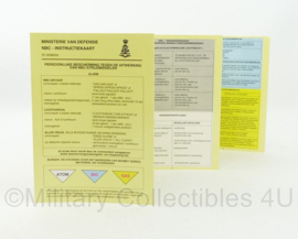 Defensie NBC Instructiekaart Persoonlijke Bescherming tegen de Uitwerking van NBC-Strijdmiddelen (handig voor in de gasmaskertas)  - 18 x 13 cm - origineel