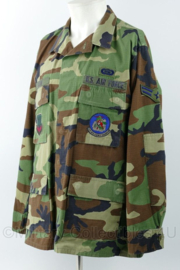 US Air Force Woodland  20th Intelligence Squadron uniform - rang Airman -  medium regular - origineel