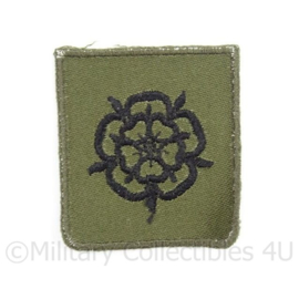 KL Landmacht borst embleem MILVA Militaire Vrouwen Afdeling - groen - afmeting 4,5 x 5 cm - origineel