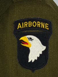 Class A jacket met 101st Airborne patch - maat Large - replica