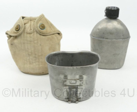 WO2 US Army veldfles set - RVS fles 1943, RVS beker 1943 en khaki hoes met gegevens soldaat - origineel