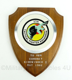 US Air Force 1st Operations Group wandbord 1982 - 27th Fighter Squadron - afmeting 25,5 x 18,5 x 2,5 cm - origineel