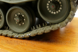 Zeldzaam Belgisch Professioneel schaalmodel van een Gepard - Koepel, geschut en radar kunnen draaien - 43 x 21 x 23 cm -  origineel