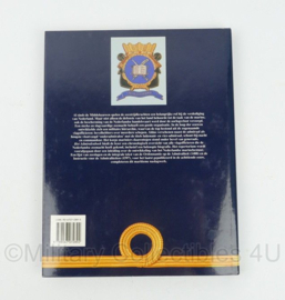Het Admiralenboek De vlagofficieren van de Nederlandse Marine 1382-1991 - 22,5 x 2 x 29 cm