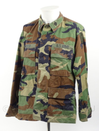 US Army woodland BDU jas Intelligence met insignes - maat Medium-short - origineel