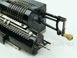 Antieke Thales rekenmachine rond begin 1900  - 9x15x12 cm - origineel