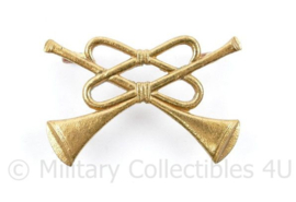 WO2 Britse cap badge Cavalry - 5 x 3,5 cm - origineel