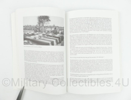 Boek Priesters in Krijgstenue - De aalmoezeniers in de Nederlandse Krijgsmacht