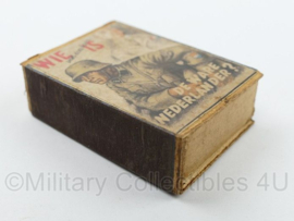 WO2 Duits luciferdoosje van echt hout - Wie van deze twee is de Ware Nederlander? - 6 x 4 cm