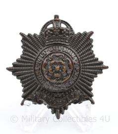 Wo2 Brits Royal Hampshire Regiment Bakelite cap badge Kings Crown - 5 x 5 cm - afgebroken pin - origineel
