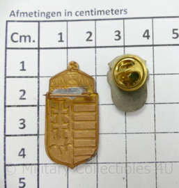 Speldset van het Wapen van Hongarije en brandweer - 4 x 2 cm/2 x 1½ cm - origineel