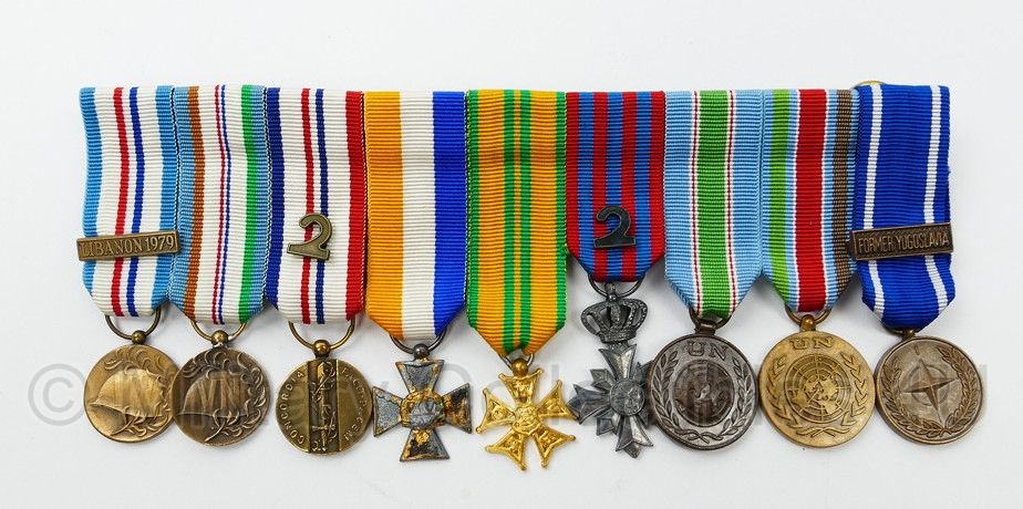 KL Medaillebalk voor Gala uniform en Avondbaadje 9 medailles - origineel