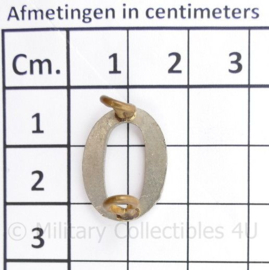 Wo2 Eenheid nummer 0 metaal  - 2 x 1 ,5 cm origineel