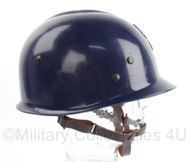 Belgische Rijkswacht /  Gendarmerie helm - blauw met insigne voorop - origineel