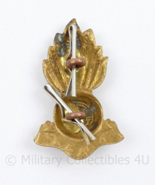 Britse leger cap badge Royal Artillery Ubique - 4 x 2,5 cm - origineel