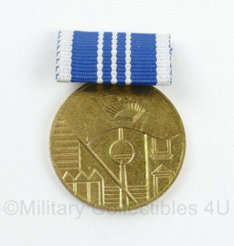 DDR NVA medaille fur Verdienste am Zentralen Jugendobjekt FDJ - 4 x 3 cm -  origineel