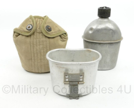 WO2 US Army veldfles set - RVS fles uit 1944, RVS beker uit 1944 en khaki hoes - origineel