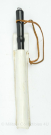 Bewaking baton met witte nylon koppelhouder - gebruikt - origineel
